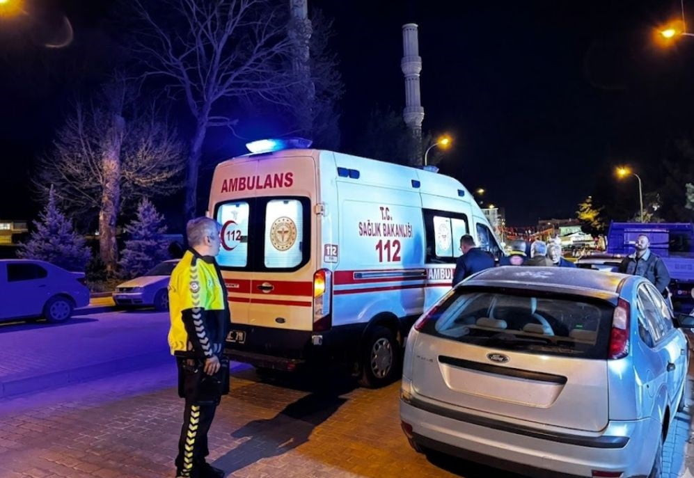 TAVŞANLI’DA MOTOSİKLET YAYAYA ÇARPTI: 2 YARALI