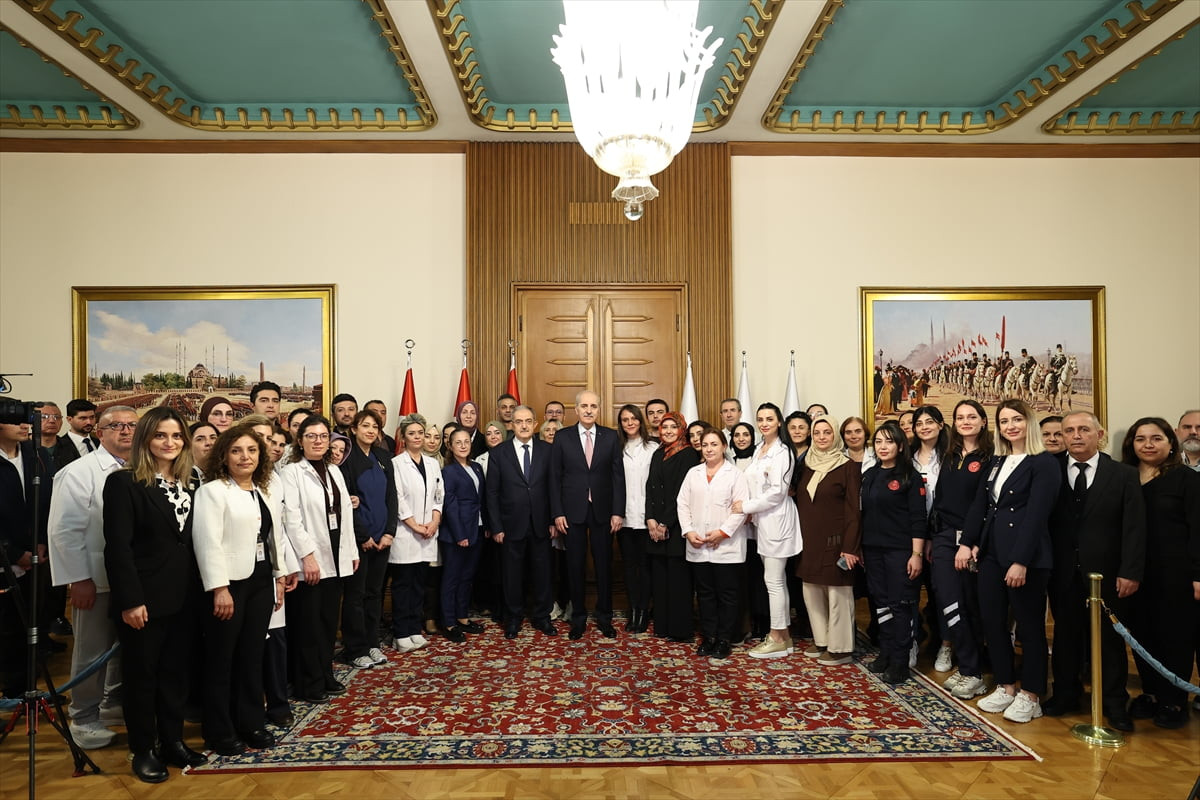 TBMM Başkanı Numan Kurtulmuş, Ramazan Bayramı dolayısıyla Meclis'te görev yapan personelle...