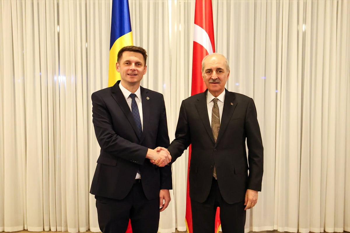 TBMM Başkanı Numan Kurtulmuş, resmi ziyaretleri kapsamında Romanya'nın başkenti Bükreş'te, A Milli...