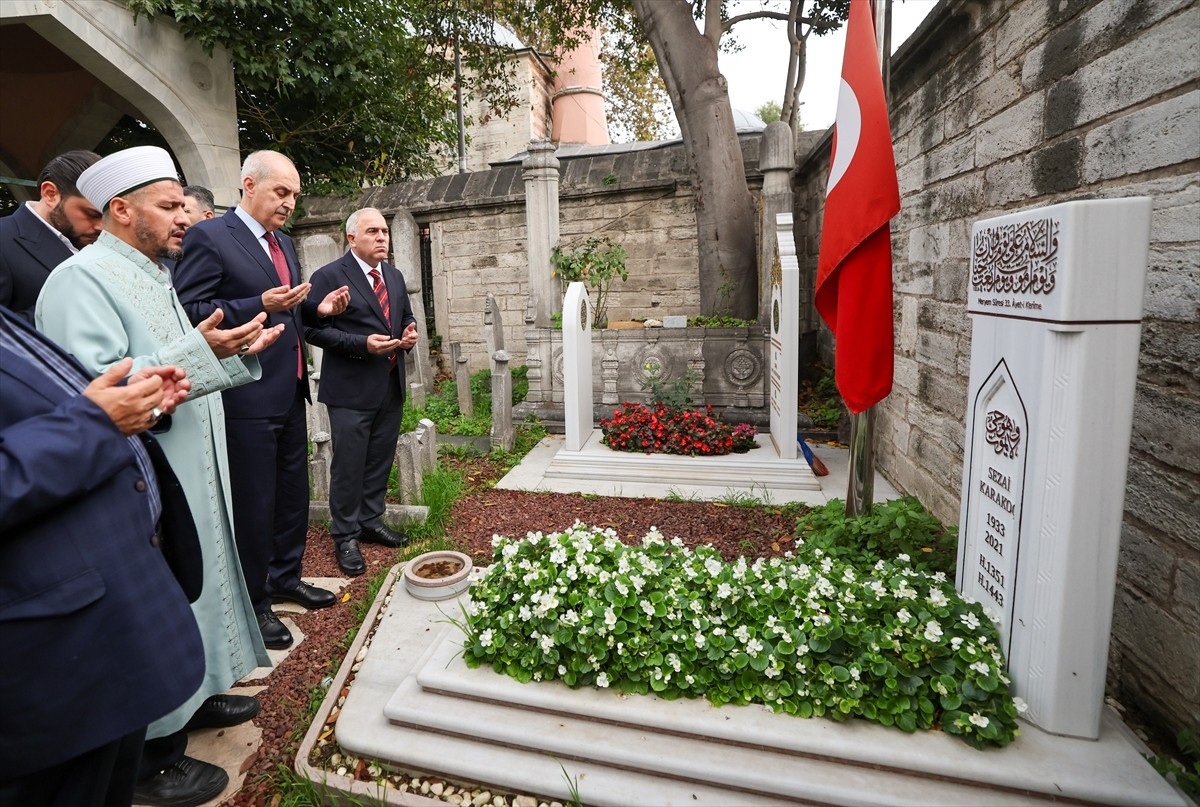 TBMM Başkanı Numan Kurtulmuş, şair ve yazar Sezai Karakoç ile 15 Temmuz hain darbe girişiminde...