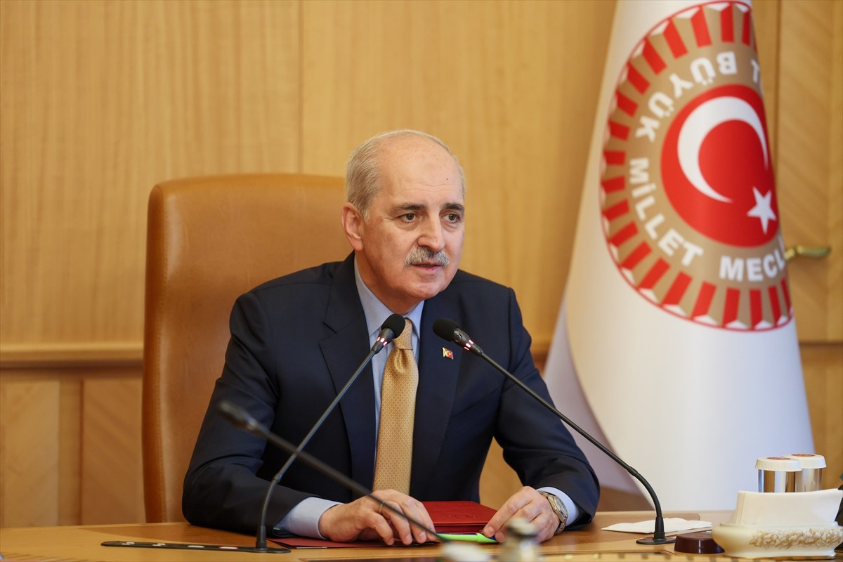 TBMM Başkanı Numan Kurtulmuş, TBMM Başkanlık Divanı Toplantı Salonu'nda Doğu ve Güneydoğu Anadolu...