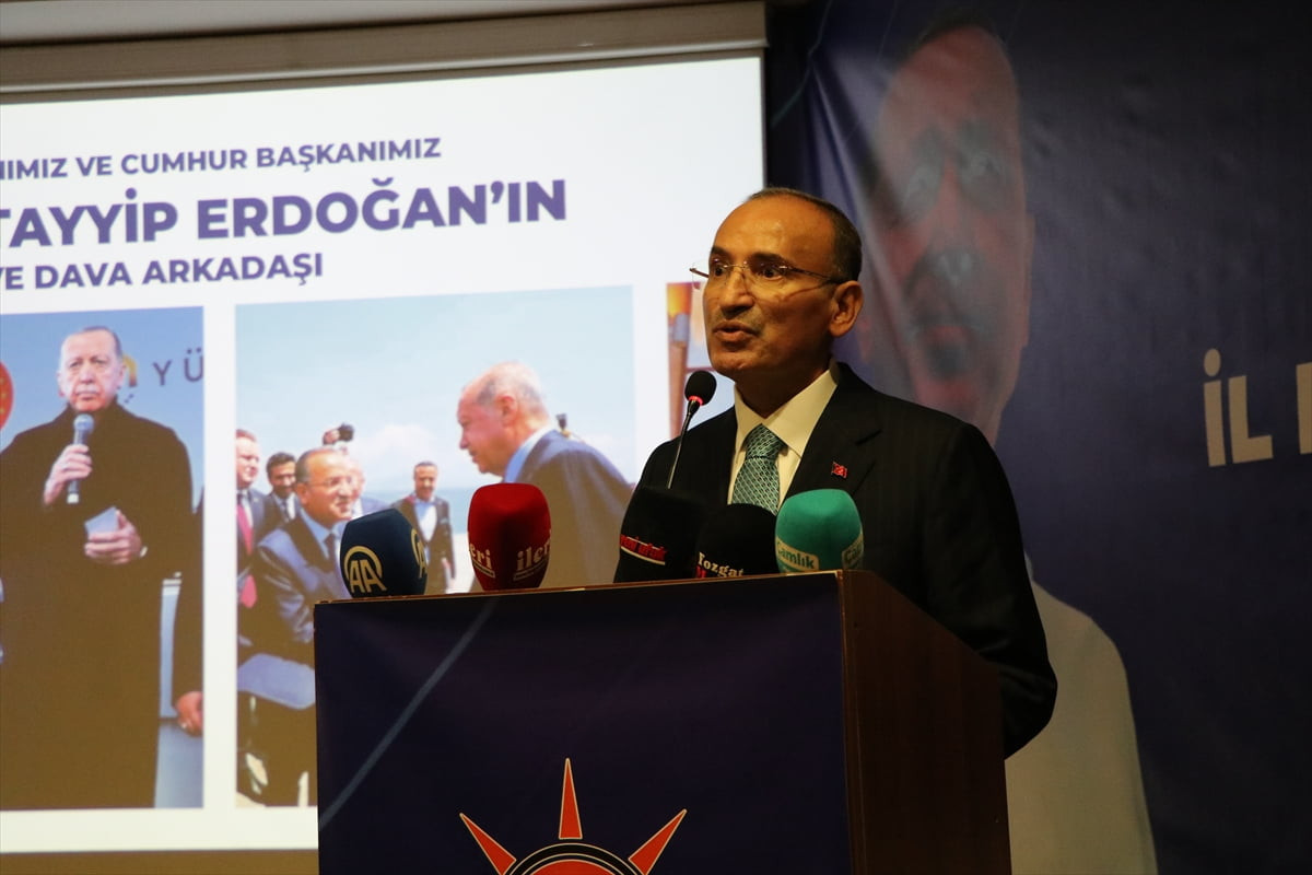 TBMM Başkanvekili Bekir Bozdağ, programı kapsamında bulunduğu Yozgat'ta, Bilal Şahin Kültür...