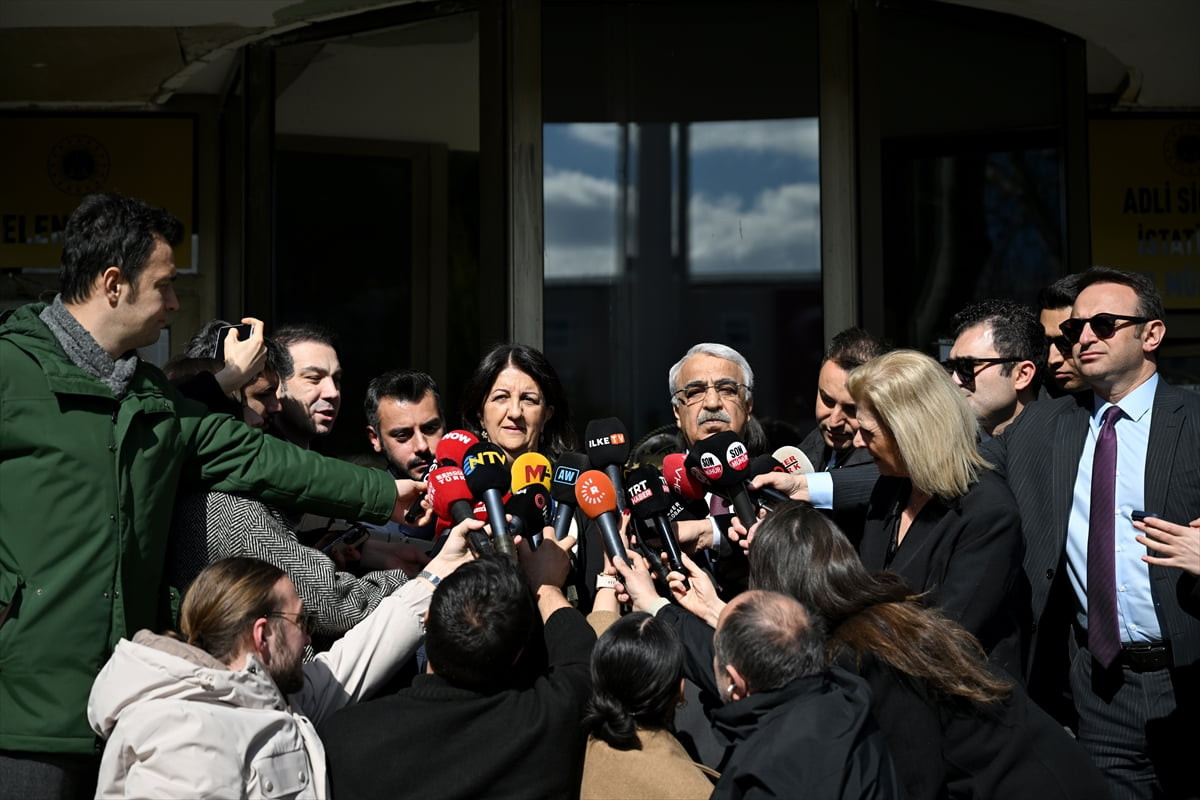 TBMM Başkanvekili ve DEM Parti Van Milletvekili Pervin Buldan ile DEM Parti Şanlıurfa Milletvekili...