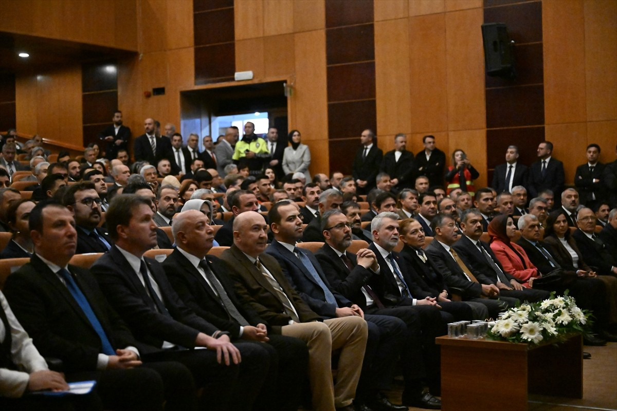 TBMM Engelli Bireylerin Sorunlarını Araştırma Komisyon Başkanı ve AK Parti İzmir Milletvekili...