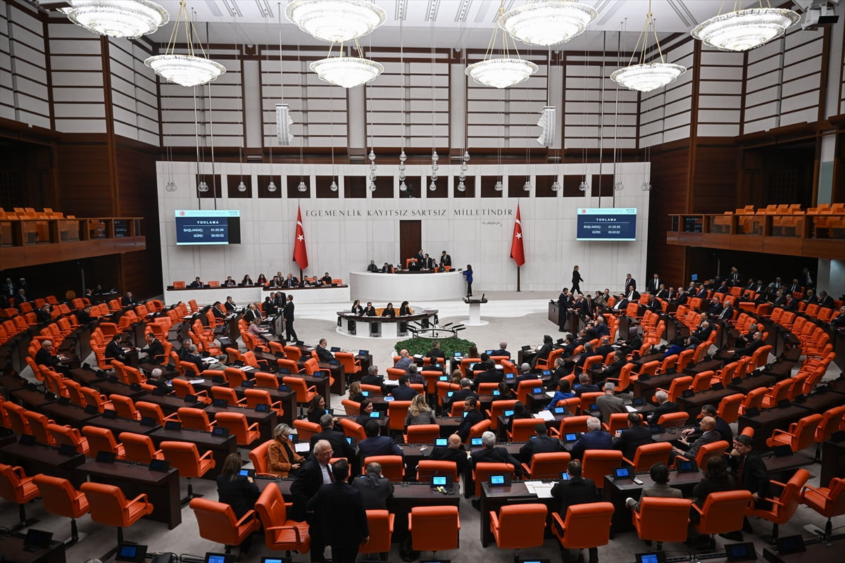 TBMM Genel Kurulu, Başkanvekili Celal Adan başkanlığında toplandı. En düşük emekli aylığının...