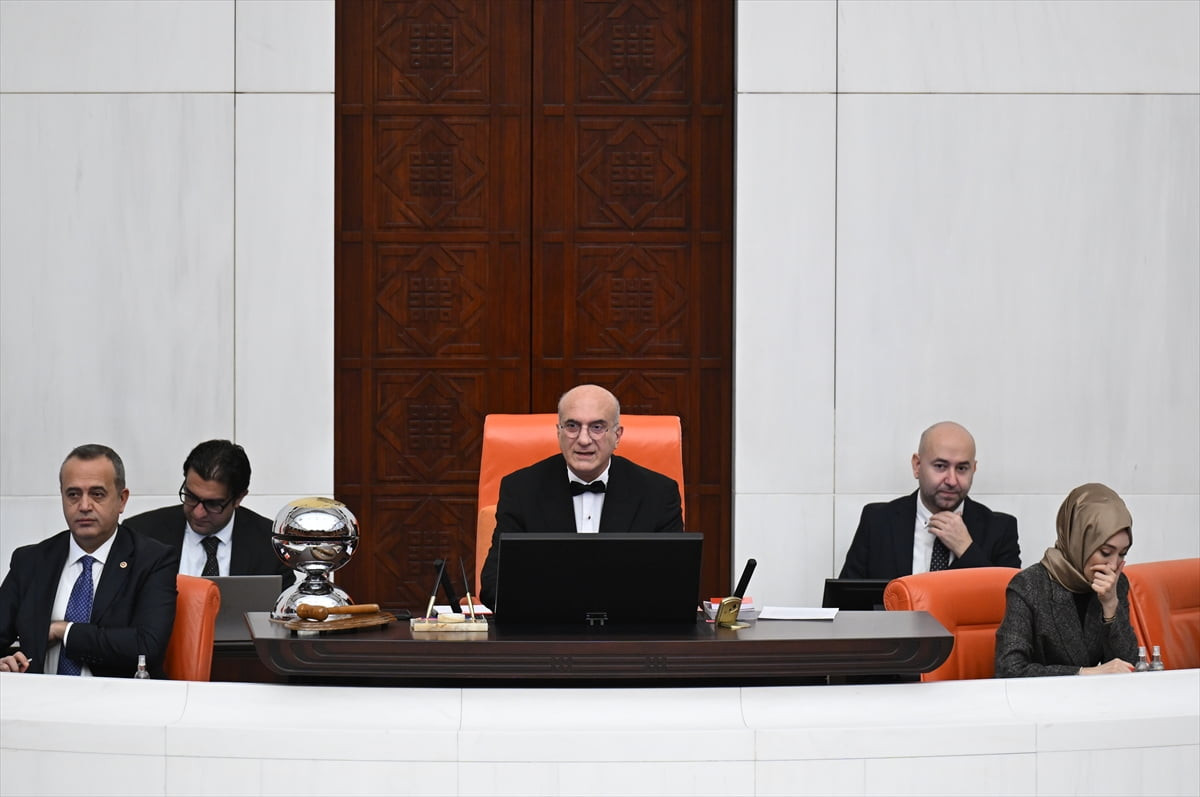 TBMM Genel Kurulu, Meclis Başkanvekili Tekin Bingöl başkanlığında toplandı.