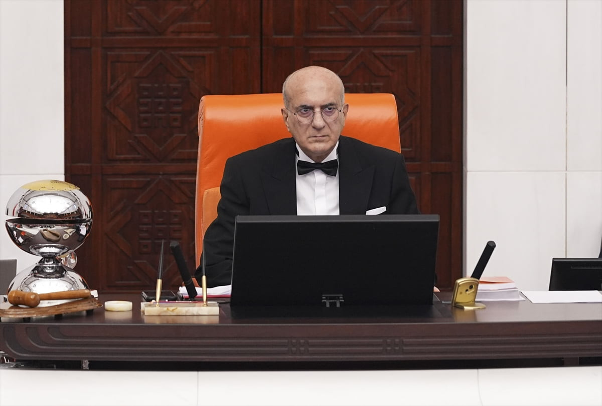 TBMM Genel Kurulu, Meclis Başkanvekili Tekin Bingöl'ün (fotoğrafta) başkanlığında toplandı.