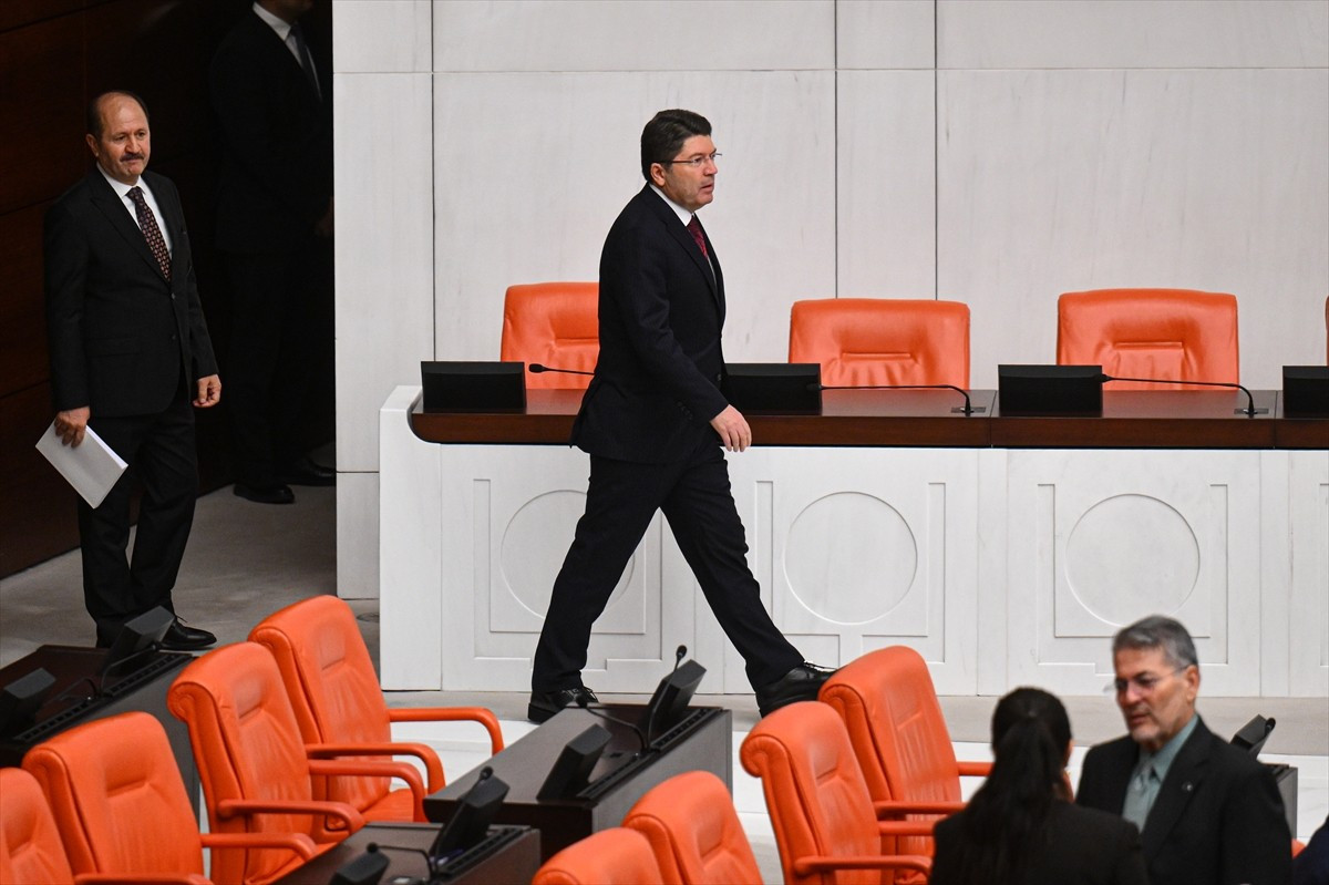 TBMM Genel Kurulunda, Meclis, Adalet Bakanlığı ile Dışişleri Bakanlığının 2026 yılı bütçelerinin...