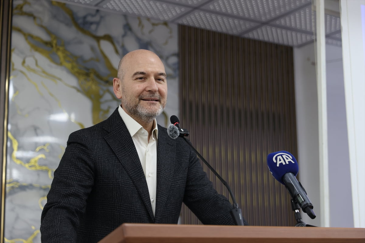 TBMM İçişleri Komisyonu Başkanı ve AK Parti İstanbul Milletvekili Süleyman Soylu, İpsala Alışveriş...