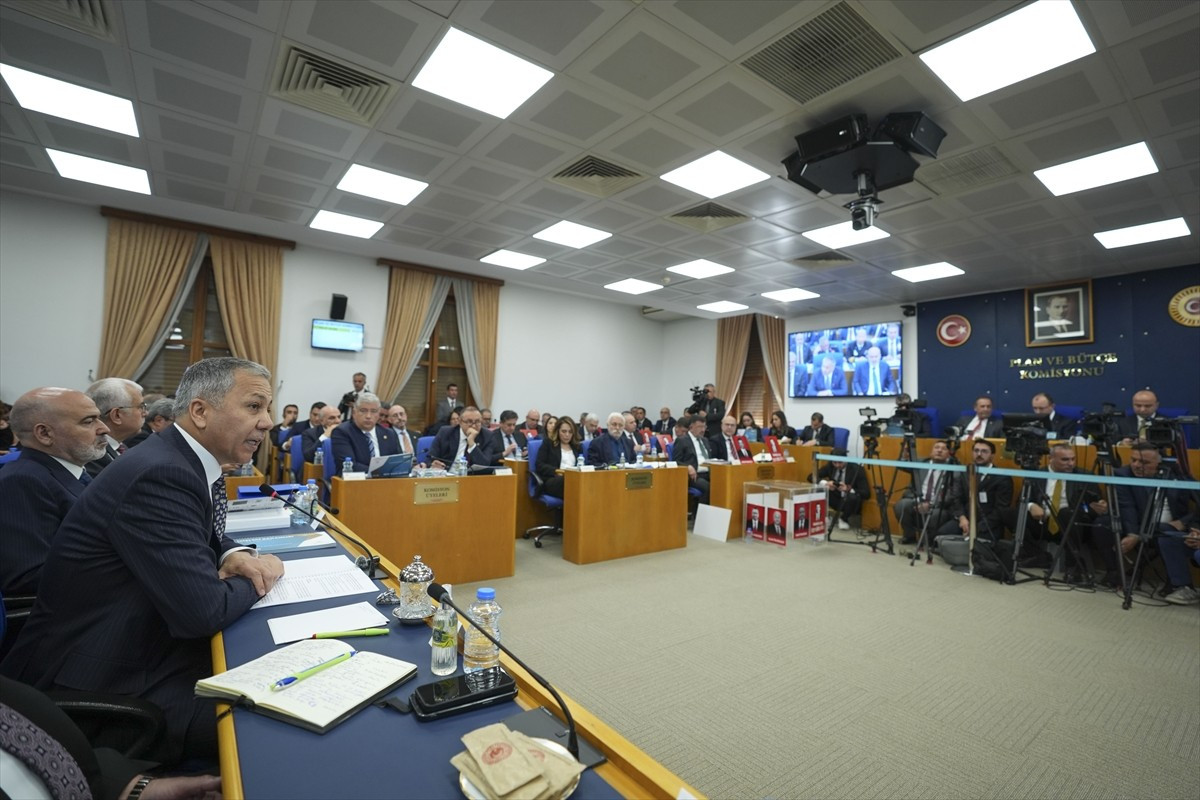 TBMM Plan ve Bütçe Komisyonunda, İçişleri Bakanlığının 2026 yılı bütçesinin görüşmelerine...