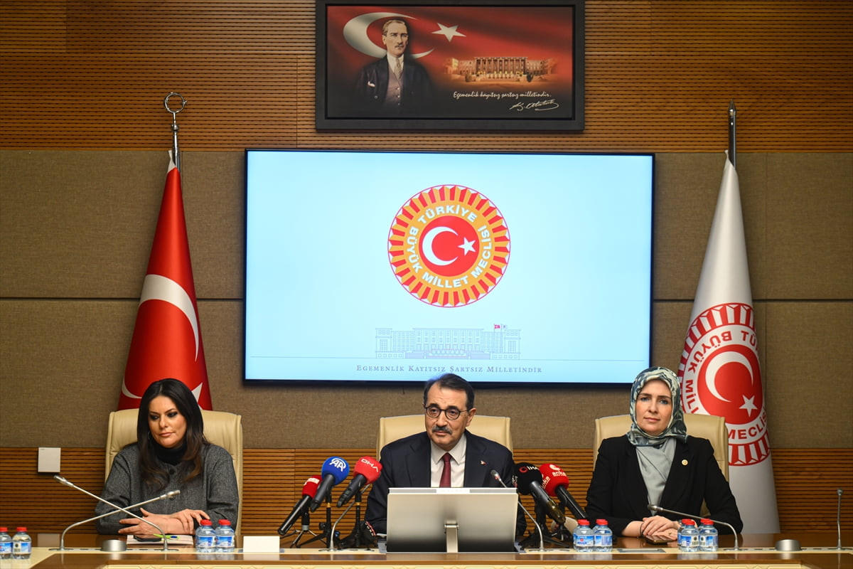 TBMM Yapay Zeka Araştırma Komisyonu Başkanı ve AK Parti Eskişehir Milletvekili Fatih Dönmez...