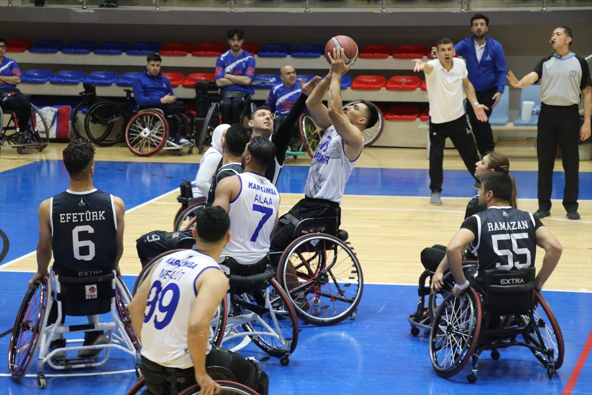 Tekerlekli Sandalye Basketbol Süper Ligi ilk hafta mücadelesinde Karabük Demir Kartalspor ile...