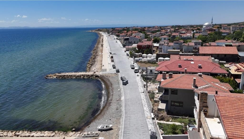TEKİRDAĞ BÜYÜKŞEHİR BELEDİYESİ TARAFINDAN ŞARKÖY İLÇESİ ERİKLİCE MAHALLESİ SAHİL YOLU'NDA...