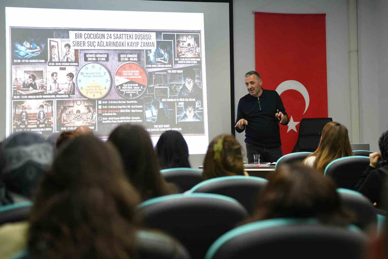 TEKİRDAĞ İL EMNİYET MÜDÜRLÜĞÜ TARAFINDAN ÖĞRETMENLER, VELİLER VE ÜNİVERSİTE ÖĞRENCİLERİNE YÖNELİK...