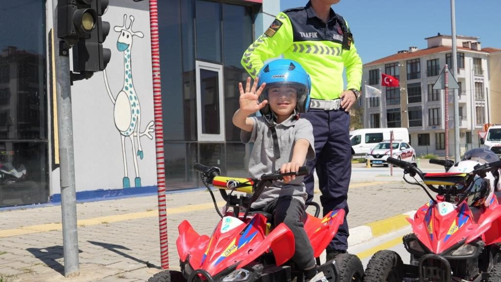 TEKİRDAĞ'DA 16 BİN 252 ÖĞRENCİYE UYGULAMALI TRAFİK EĞİTİMİ VERİLDİ.