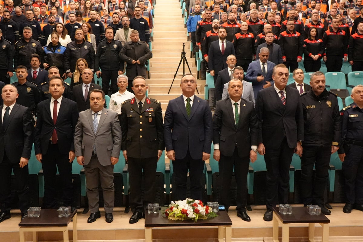 Tekirdağ'da, 6 Şubat 2023'te meydana gelen depremlerde hayatını kaybedenler için anma programı...