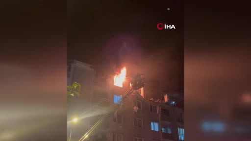Tekirdağ'da bir apartmanda patlama sonrası yangın çıktı