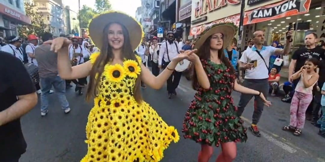 TEKİRDAĞ'DA BU YIL 60'INCISI DÜZENLENEN ULUSLARARASI KİRAZ FESTİVALİ, FESTİVAL ATEŞİNİN...