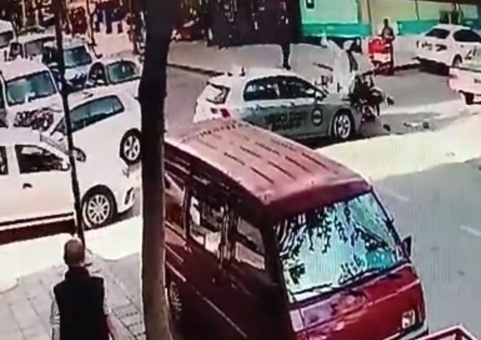 TEKİRDAĞ'DA İKİ KİŞİNİN YARALANDIĞI KAZA KAMERAYA YANSIDI