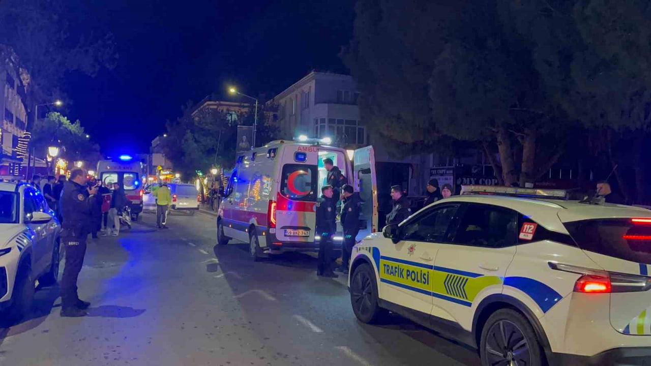 TEKİRDAĞ'DA İKİ MOTOSİKLET KAFA KAFAYA ÇARPIŞTI: 2 YARALI