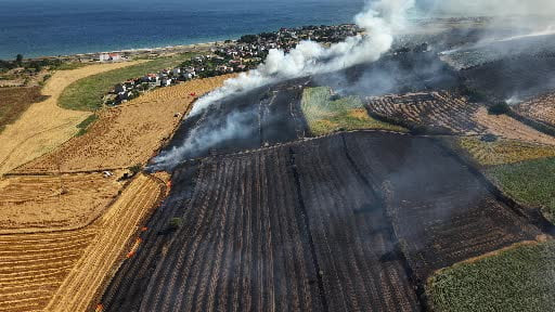 Tekirdağ'daki tarla yangınının boyutu böyle görüntülendi
