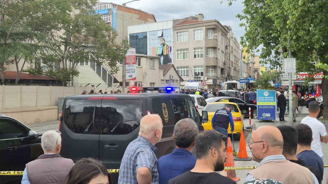 TEKİRDAĞ'IN ÇORLU İLÇESİNDE, SİLAHLI KAVGA İHBARINA MÜDAHALE EDEN 2 POLİS MEMURU SİLAHLI SALDIRI...