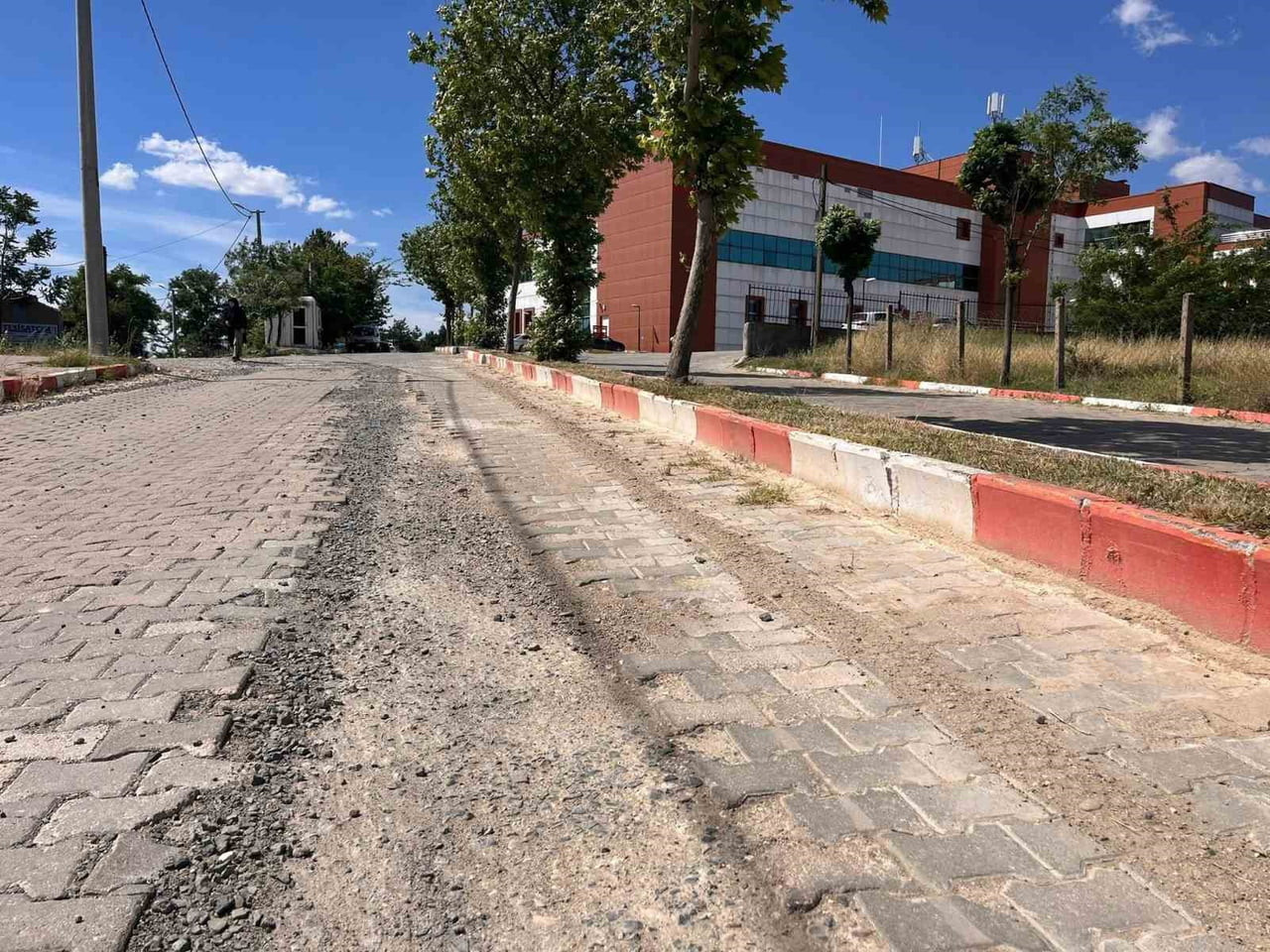 TEKİRDAĞ'IN HAYRABOLU İLÇESİNDE, HAYRABOLU BELEDİYESİ'NİN SORUMLULUĞUNDA BULUNAN DEVLET HASTANESİ...