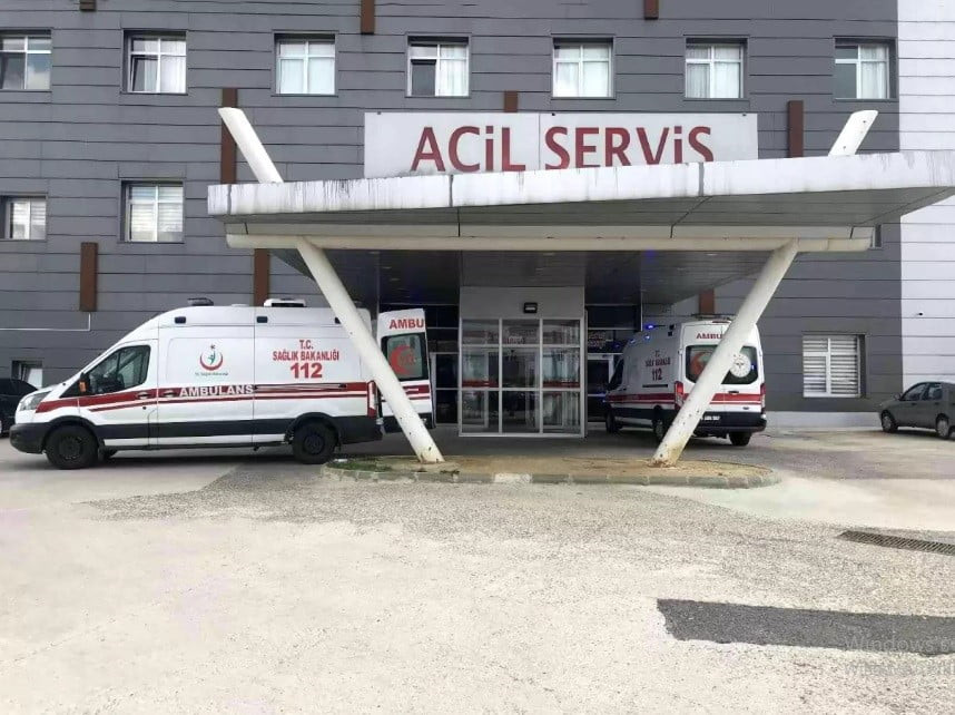TEKİRDAĞ'IN MURATLI İLÇESİNDE ARILARIN SALDIRISINA UĞRAYAN ŞÜKRÜ S. (77) İLE PEMBE S. (69) MURATLI...