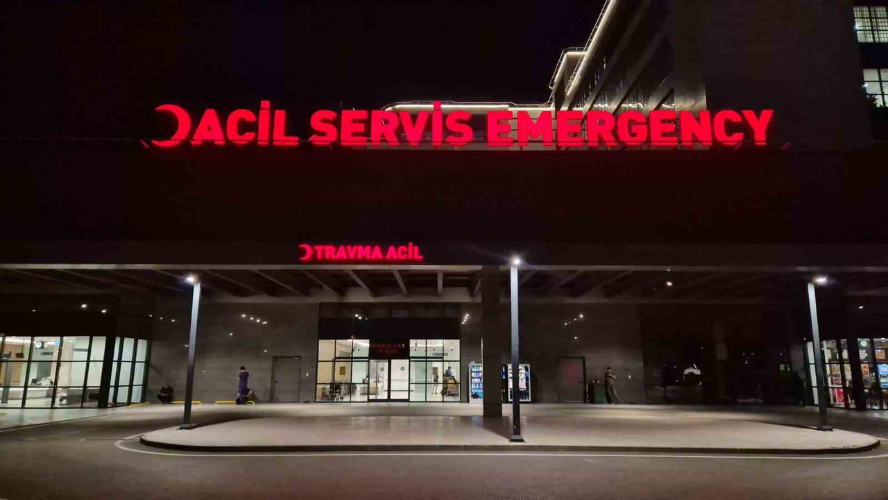 TEKİRDAĞ'IN SÜLEYMANPAŞA İLÇESİNDE DÜZENLENEN BİR MEVLİT PROGRAMINDA DAĞITILAN PİLAVI TÜKETTİKTEN...