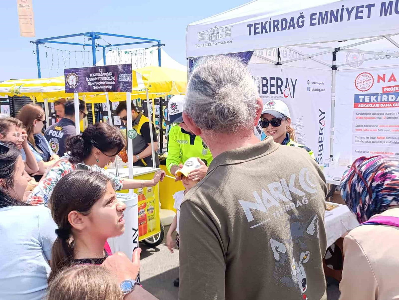TEKİRDAĞ’DA ANNE VE ÇOCUK ŞENLİĞİNDE TEKİRDAĞ EMNİYETİ,ANNELER VE ÇOCUKLARLA BULUŞTU
