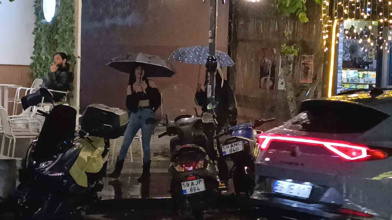 TEKİRDAĞ’DA GECE SAATLERİNDE SAĞANAK YAĞIŞ ETKİLİ OLDU