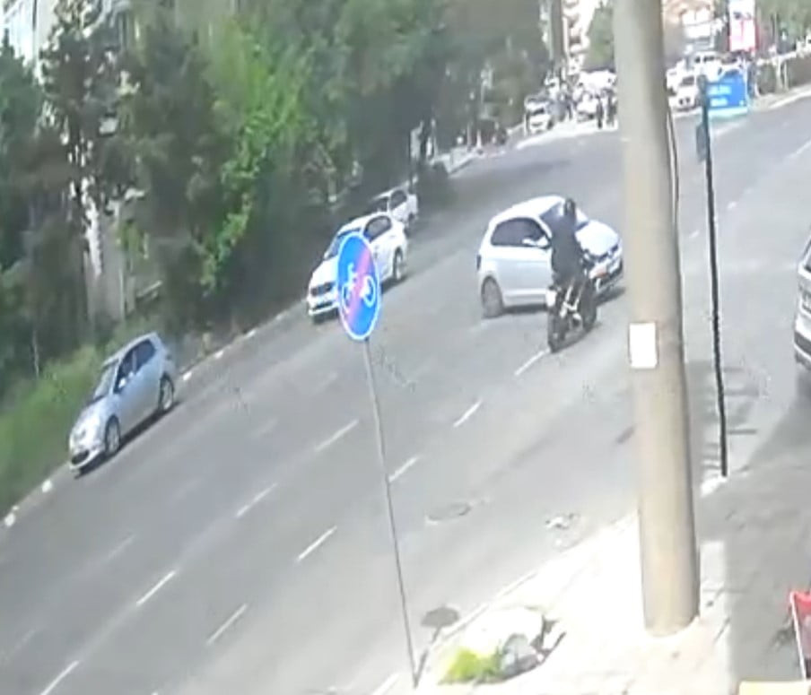 TEKİRDAĞ’DA İKİ KİŞİNİN YARALANDIĞI KAZA KAMERADA