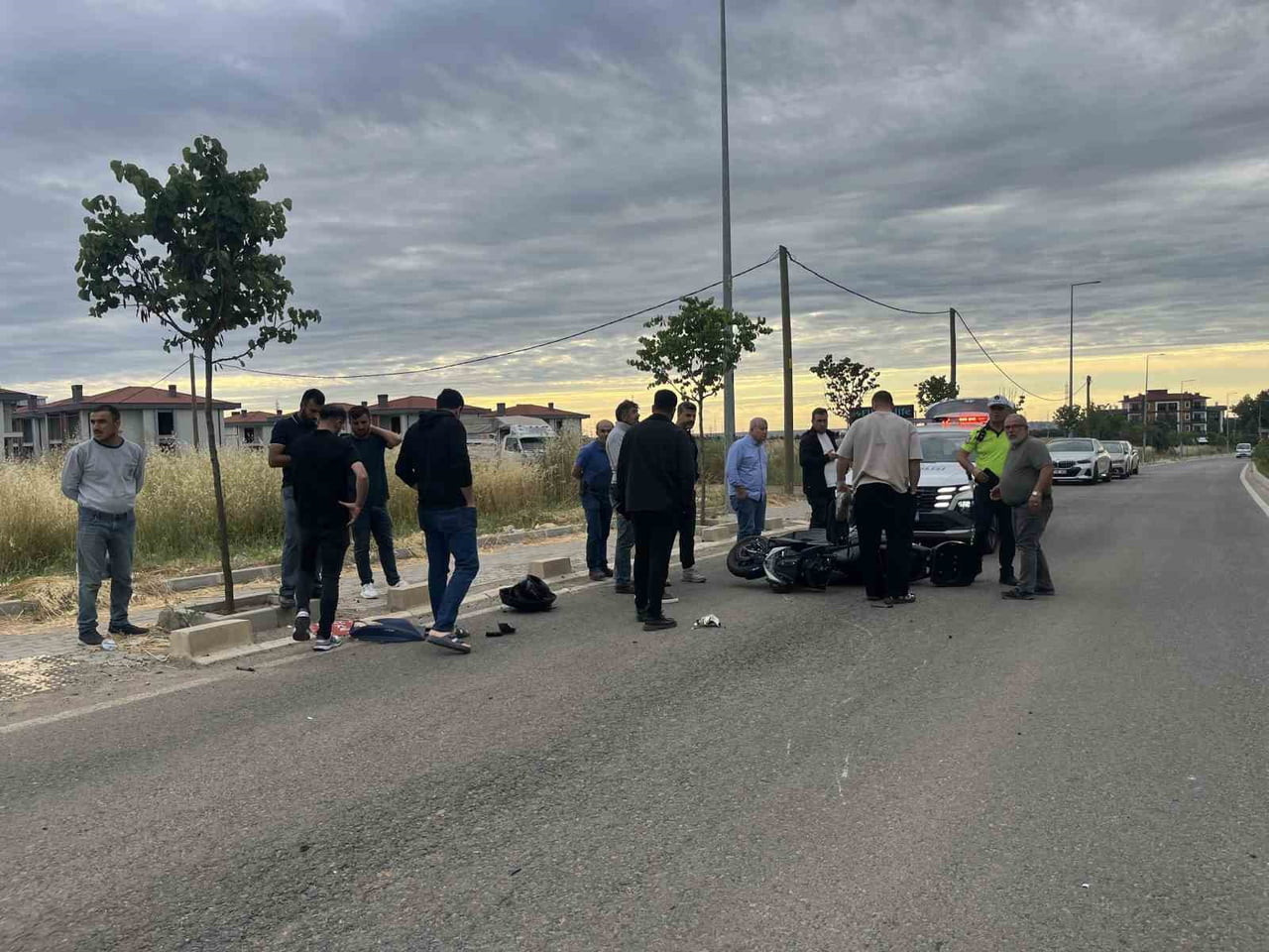 TEKİRDAĞ’DA OTOMOBİLLE MOTOSİKLETİN ÇARPIŞTIĞI KAZA KAMERADA