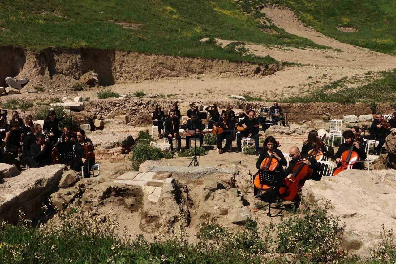 TEKİRDAĞ’DA PERİNTHOS TİYATROSU 2 BİN YIL SONRA YENİDEN SANATLA BULUŞTU