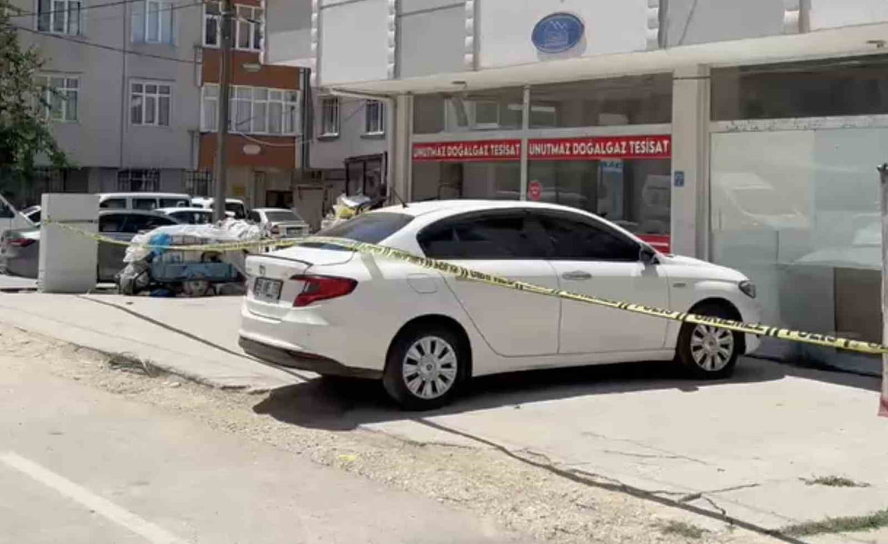 TEKİRDAĞ’IN KAPAKLI İLÇESİNDE BİR İŞ YERİNDE HAREKETSİZ HALDE BULUNAN 51 YAŞINDAKİ İŞ YERİ SAHİBİ...