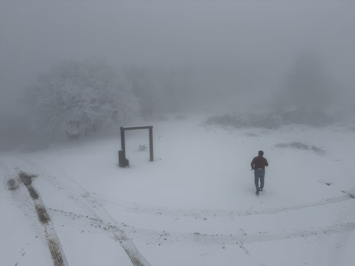  Tekirdağ’ın Süleymanpaşa ve Şarköy ilçelerinin yüksek kesimlerinde sis hayatı olumsuz...