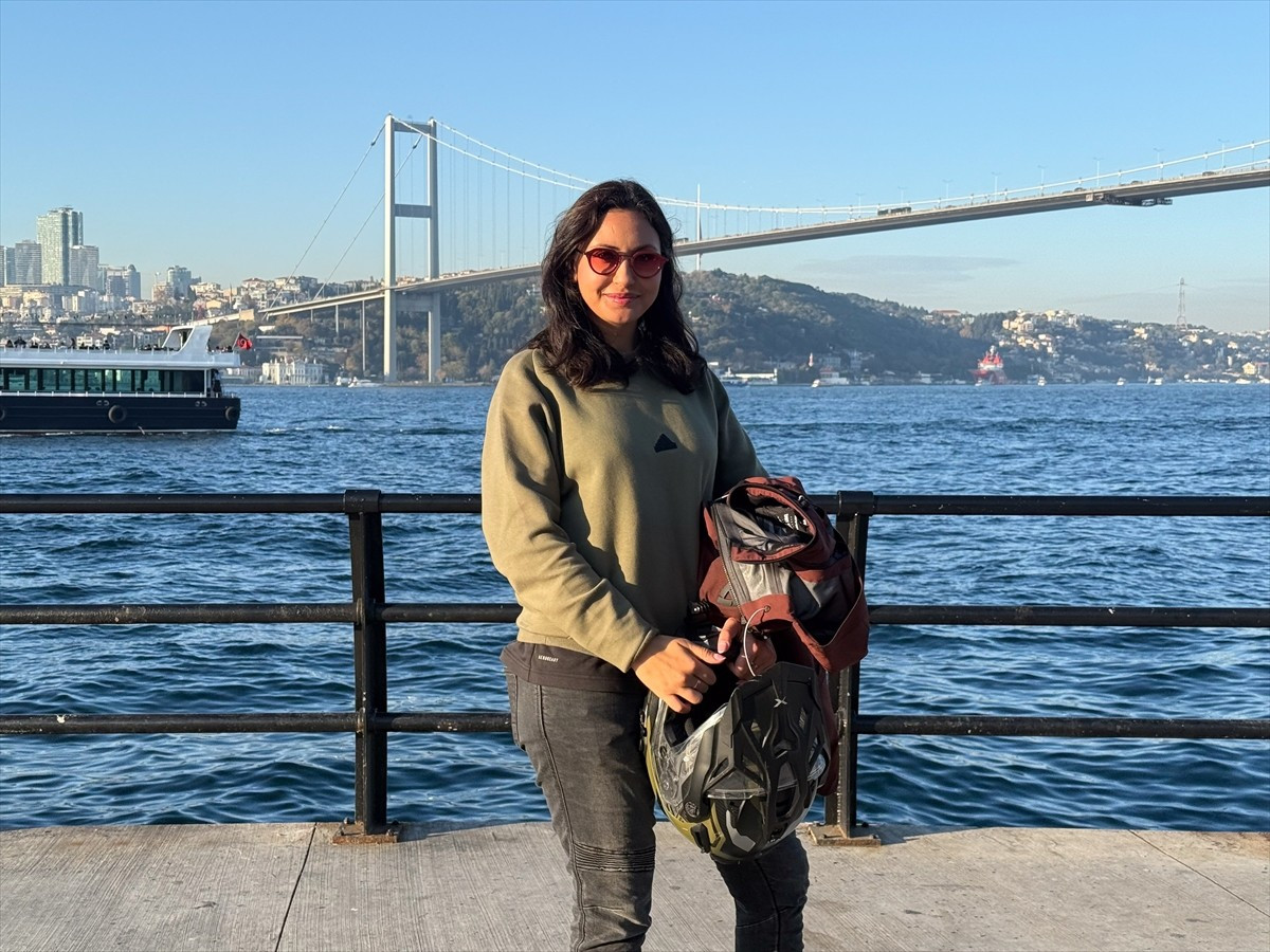 Tekstil mühendisliğini bırakıp motosikletiyle Türkiye’nin 81 ilini gezmeye başlayan Saliha Özkan...