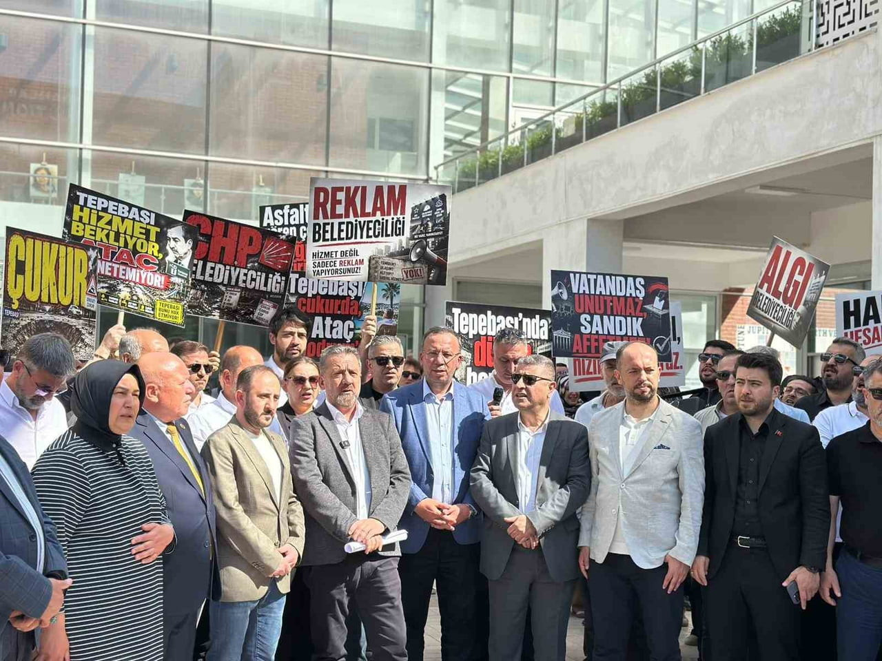 TEPEBAŞI BELEDİYESİ AK PARTİ GRUP BAŞKANVEKİLİ MEHMET ŞİMŞEK, BİR ÖNCEKİ MECLİS OTURUMUNDA YAŞANAN...