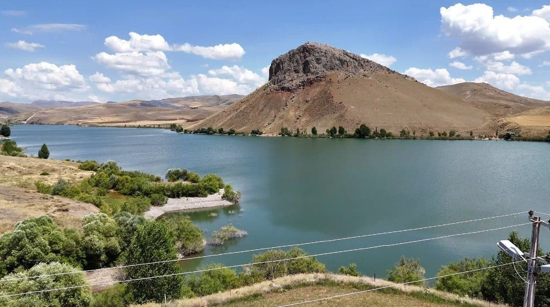 TERCAN'DA BARAJ VE GÖLET YÜZDE 100 DOLULUĞA ULAŞTI
