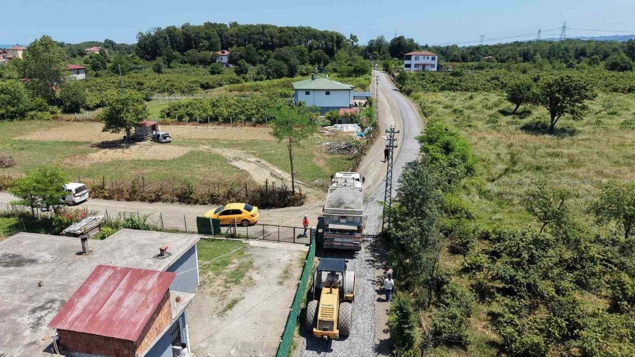 TERME BELEDİYESİ FEN İŞLERİ MÜDÜRLÜĞÜ TARAFINDAN HAZİRAN AYINDA BAŞLATILAN YOL YAPIM SEFERBERLİĞİ...