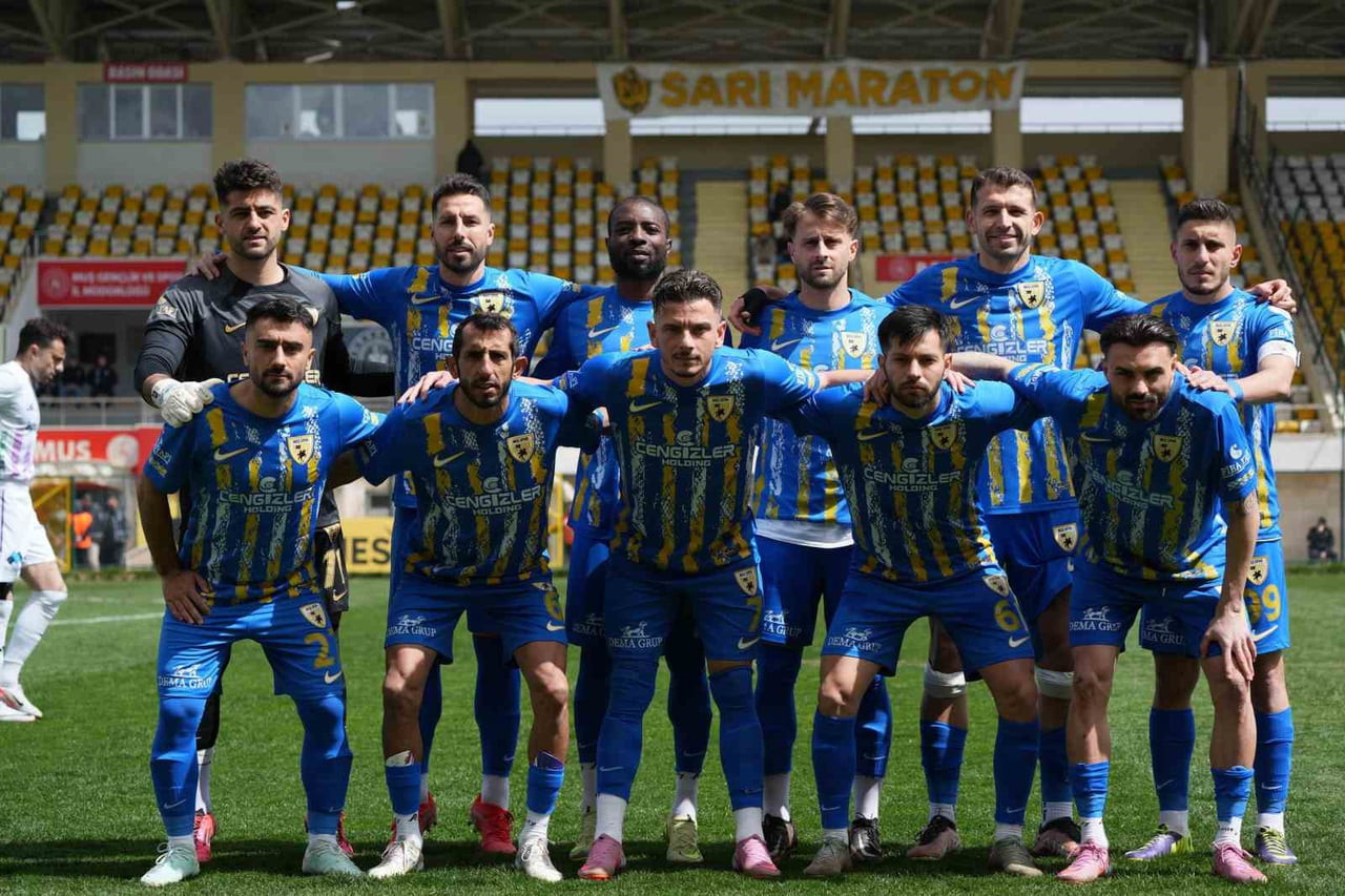 TFF 2. LİG KIRMIZI GRUP 31. HAFTADA MUŞ SPOR KULÜBÜ, SAHASINDA KARŞILAŞTIĞI GEBZE SPOR KULÜBÜ'NÜ...