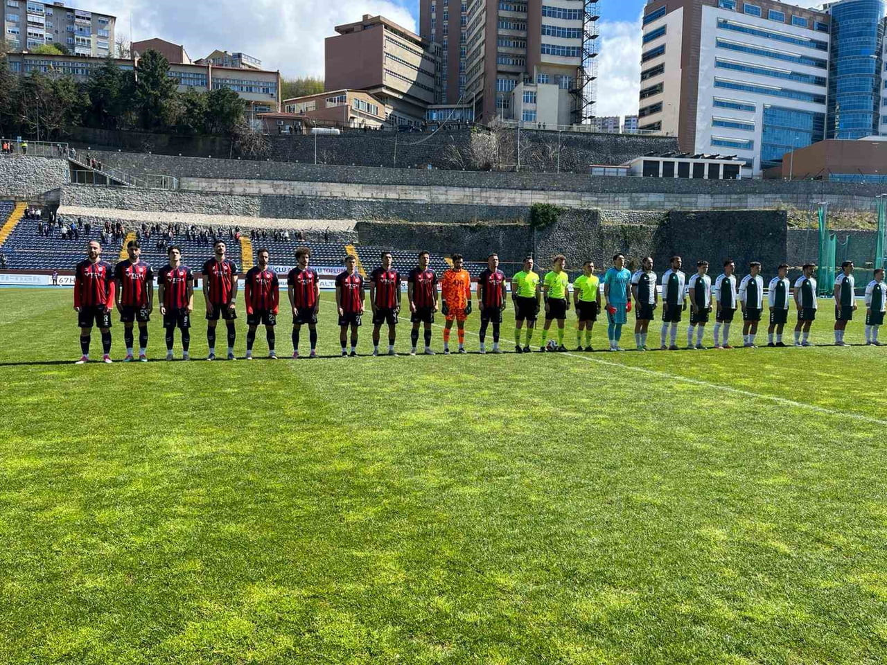 TFF 3. LİG 29. HAFTA MAÇINDA ZONGULDAKSPOR, SAHASINDA GİRESUNSPOR İLE BERABERE KALDI.