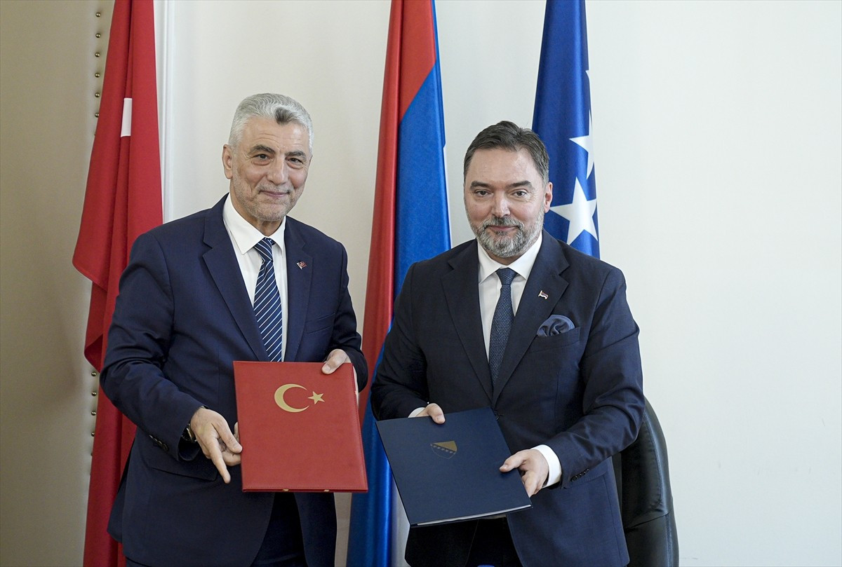 Ticaret Bakanı Ömer Bolat, Bosna Hersek Dış Ticaret ve Ekonomik İlişkiler Bakanı Stasa Kosarac ile...