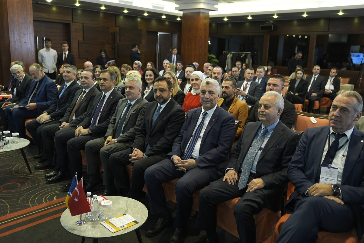 Ticaret Bakanı Ömer Bolat, Bosna Hersek'in başkenti Saraybosna'da bir otelde düzenlenen...