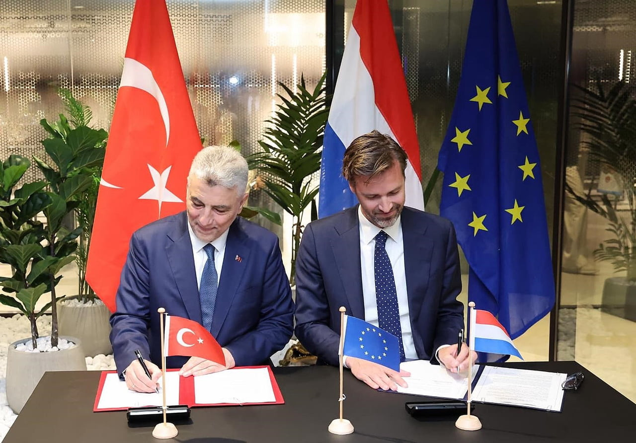 TİCARET BAKANI ÖMER BOLAT, LAHEY'DE YAPILAN TÜRKİYE-HOLLANDA 6. DÖNEM ORTAK EKONOMİK VE TİCARİ...