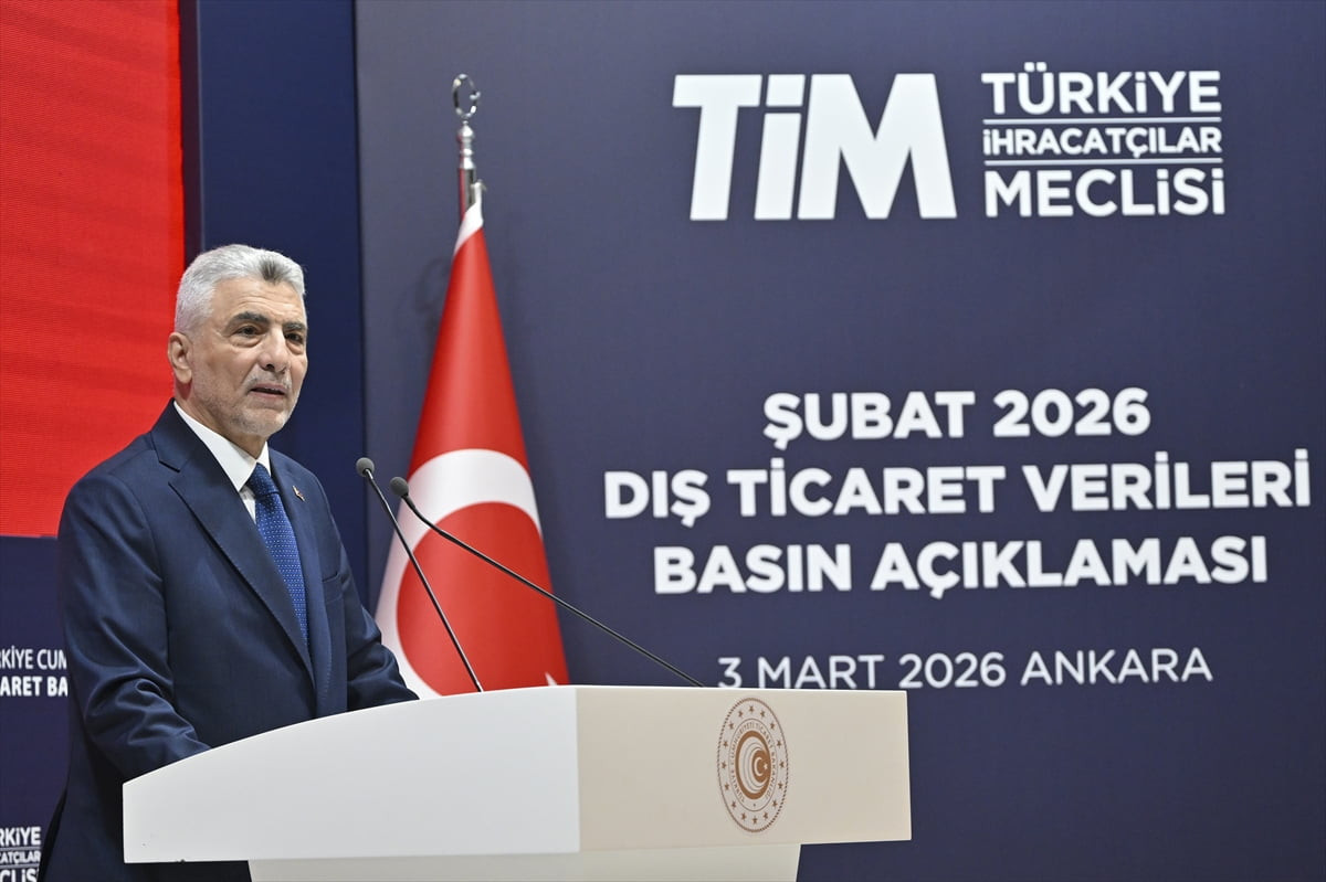 Ticaret Bakanı Ömer Bolat, Ticaret Bakanlığı Konferans Salonu'nda düzenlediği basın toplantısında...
