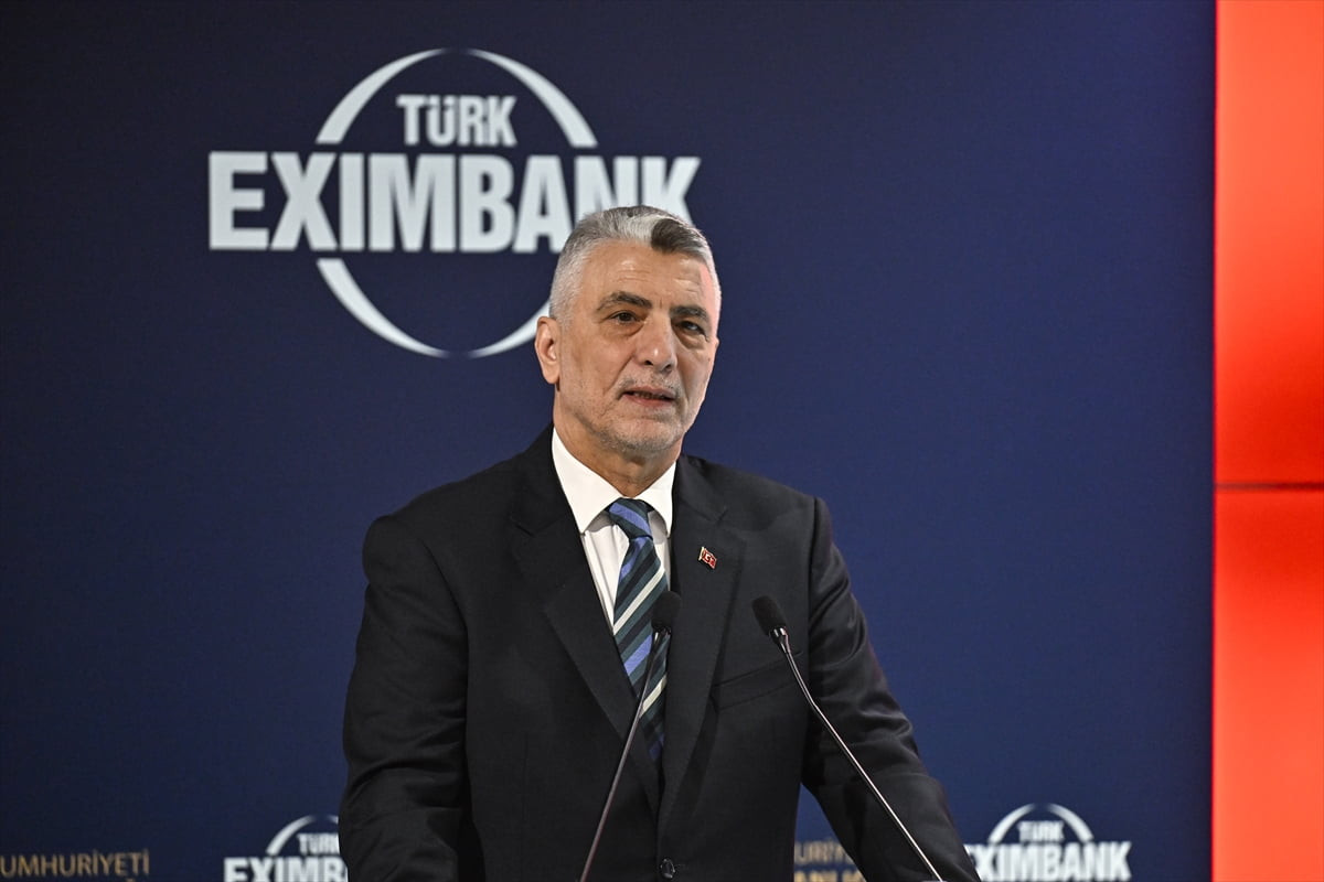 Ticaret Bakanı Ömer Bolat, Türk Eximbank'ın Alıcı Kredileri Programı Tanıtım Toplantısı'nda...
