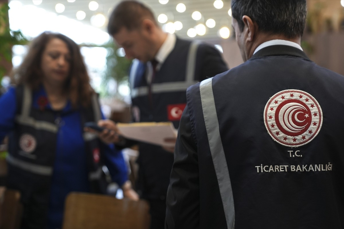 Ticaret Bakanlığı ekipleri, Ankara'da yiyecek ve içecek hizmeti sunulan işletmelerde denetim...