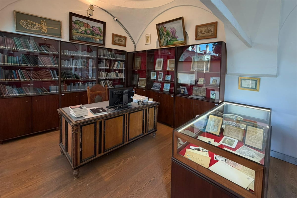 Tıp tarihçisi, hekim, ressam ve tezhip sanatçısı Ordinaryüs Prof. Dr. Süheyl Ünver, vefatının 40....