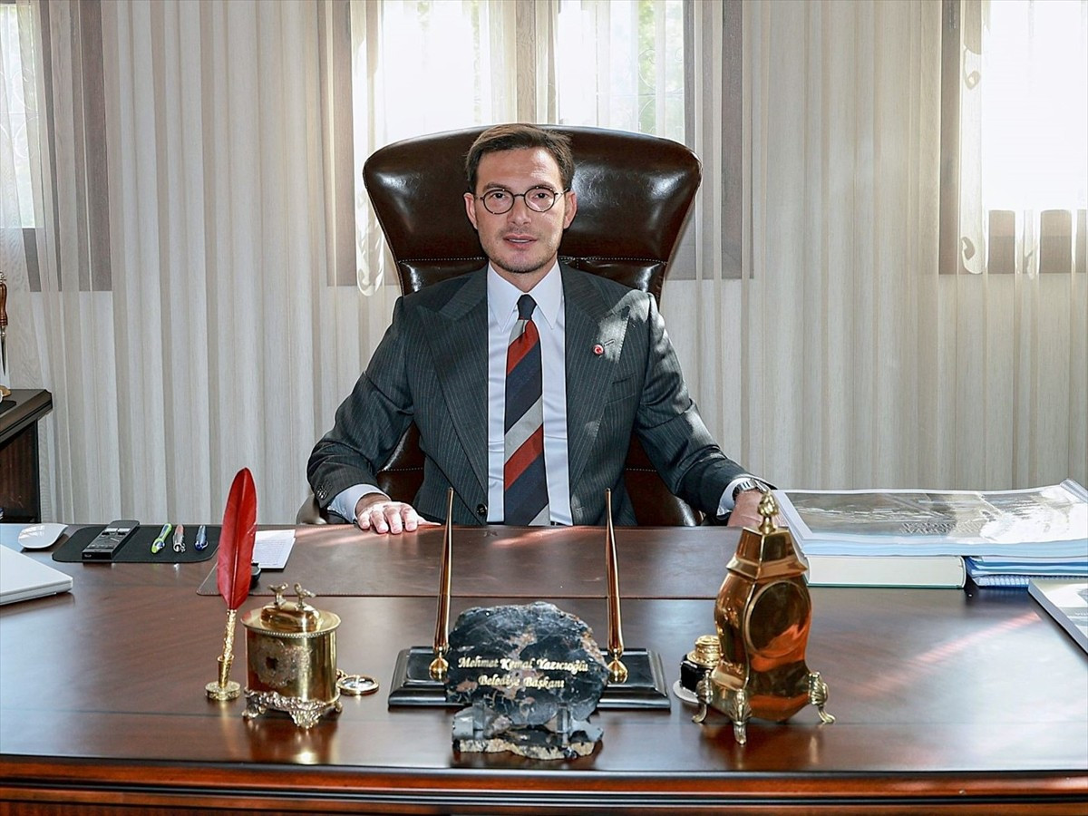 Tokat Belediye Başkanı Mehmet Kemal Yazıcıoğlu'nun (fotoğrafta) makam odasında dinleme cihazı...